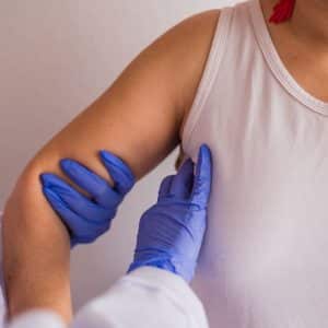 Compra tu biopsia de mama por estereotaxia, en Grupo VIVO.